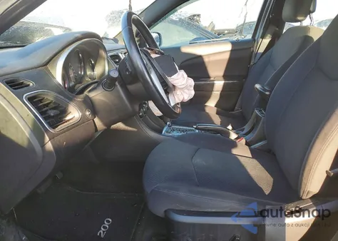 2014 Chrysler 200 Touring z USA, uszkodzony, nr VIN 1C3CCBBB5EN186180